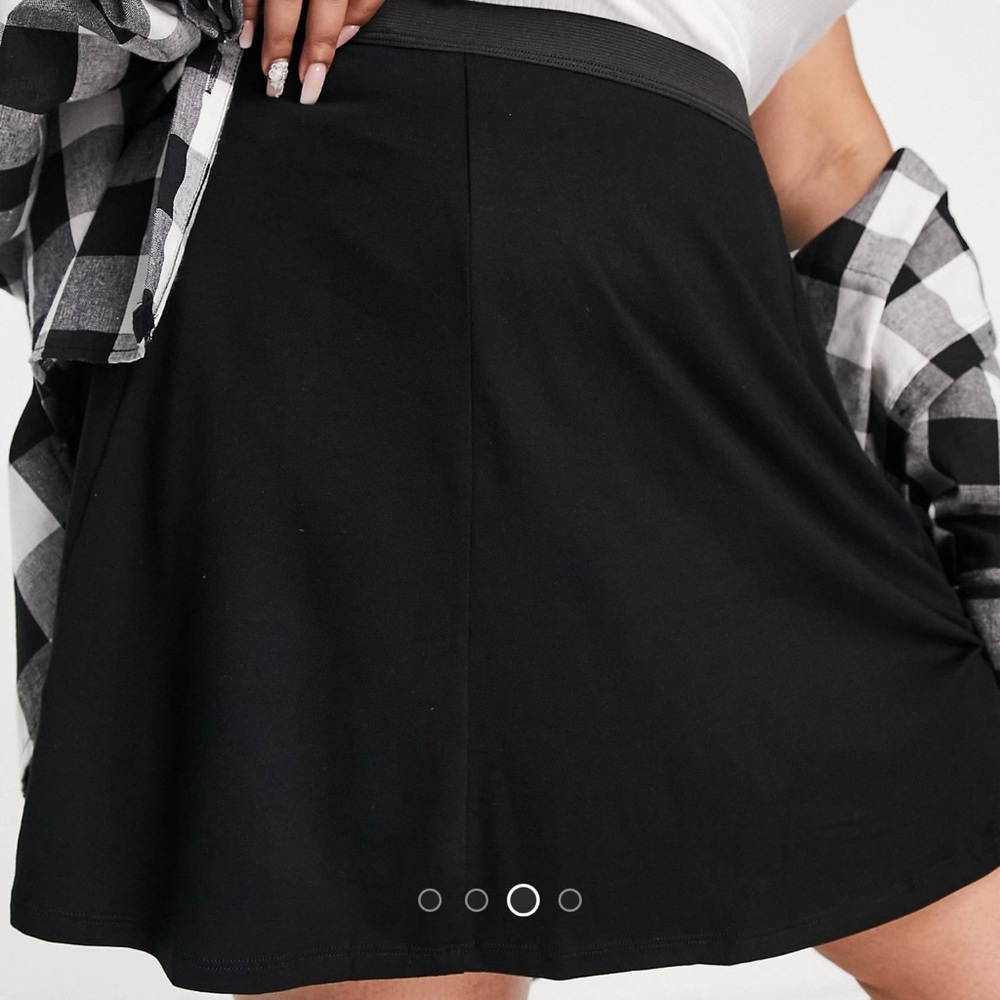 NWT ASOS curve mini flowy skirt in black elasticated waist size 22